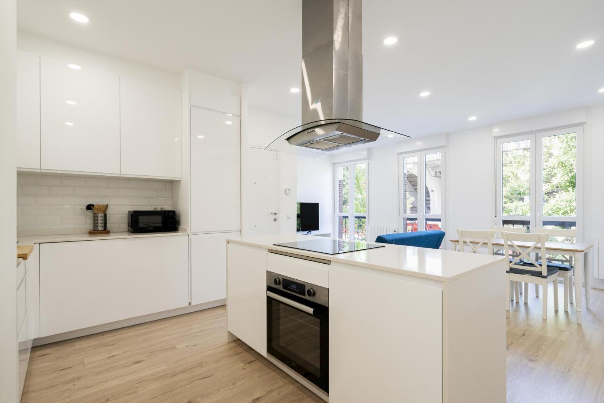 Apartamentos En La Avda De La Albufera Alquiler Temporal Madrid Eksteriør billede