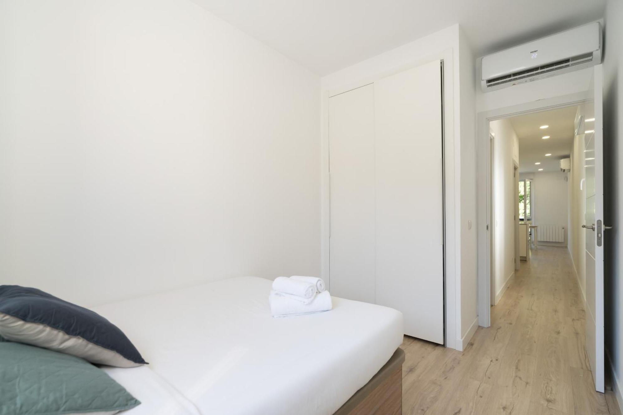 Apartamentos En La Avda De La Albufera Alquiler Temporal Madrid Eksteriør billede
