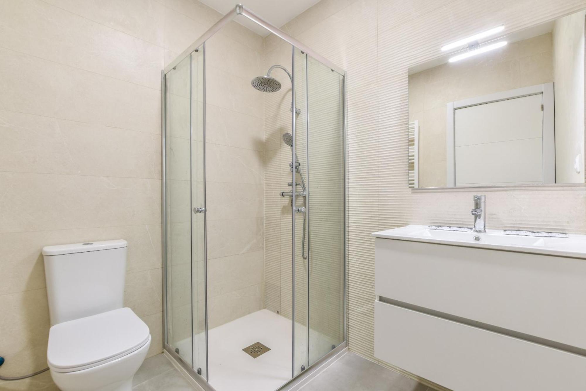 Apartamentos En La Avda De La Albufera Alquiler Temporal Madrid Eksteriør billede