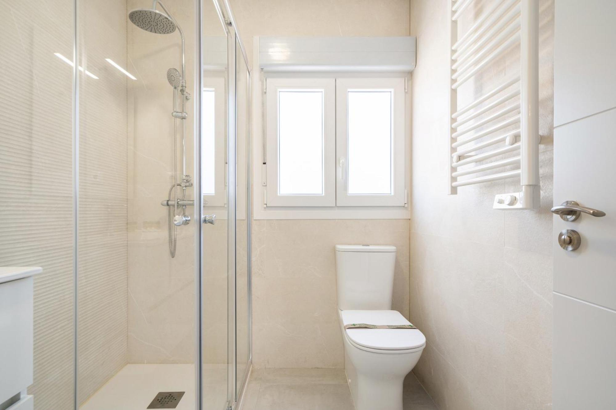 Apartamentos En La Avda De La Albufera Alquiler Temporal Madrid Eksteriør billede