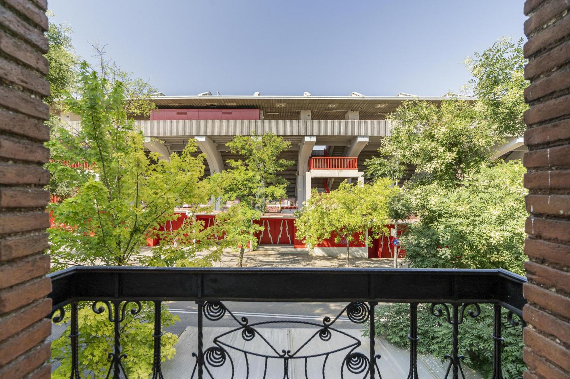 Apartamentos En La Avda De La Albufera Alquiler Temporal Madrid Eksteriør billede