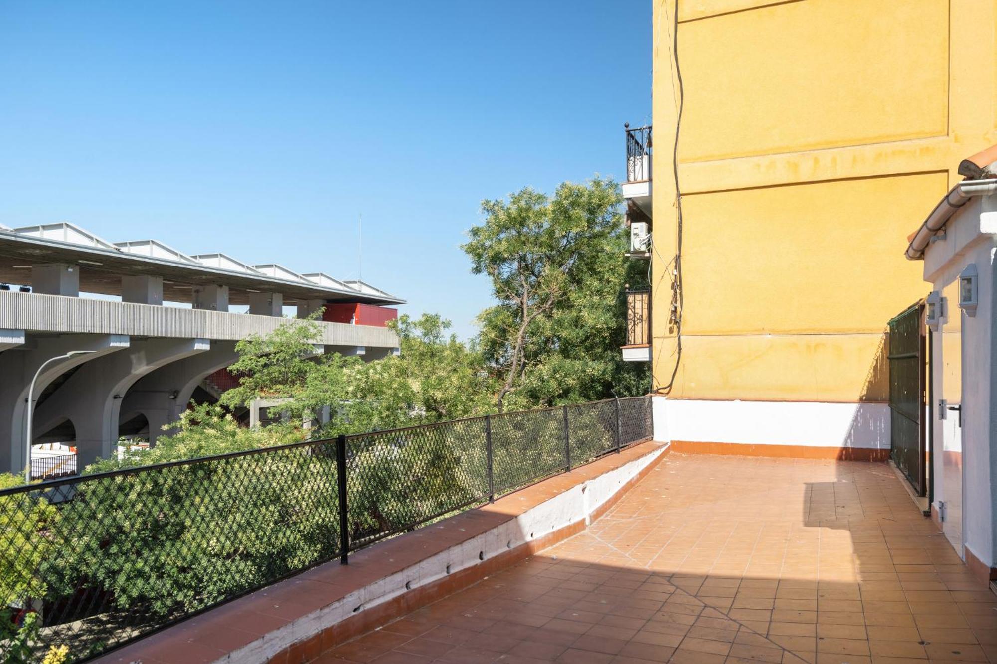 Apartamentos En La Avda De La Albufera Alquiler Temporal Madrid Eksteriør billede