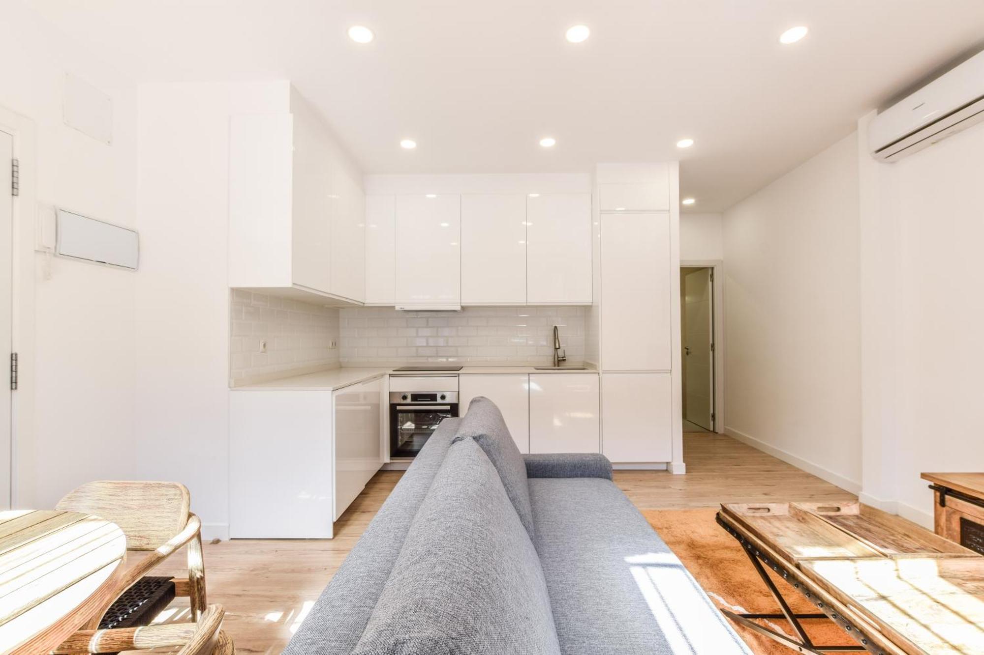 Apartamentos En La Avda De La Albufera Alquiler Temporal Madrid Eksteriør billede