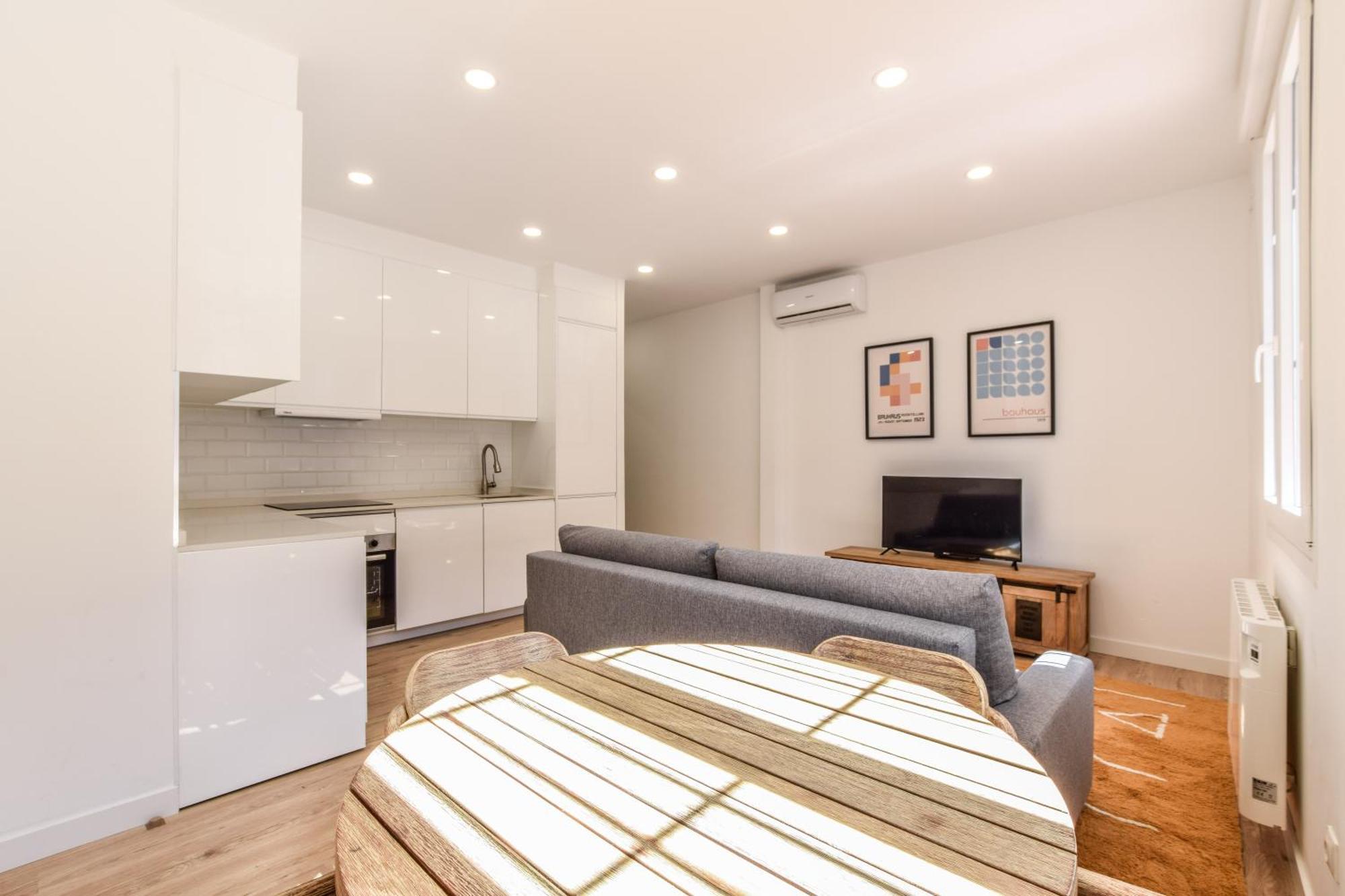 Apartamentos En La Avda De La Albufera Alquiler Temporal Madrid Eksteriør billede