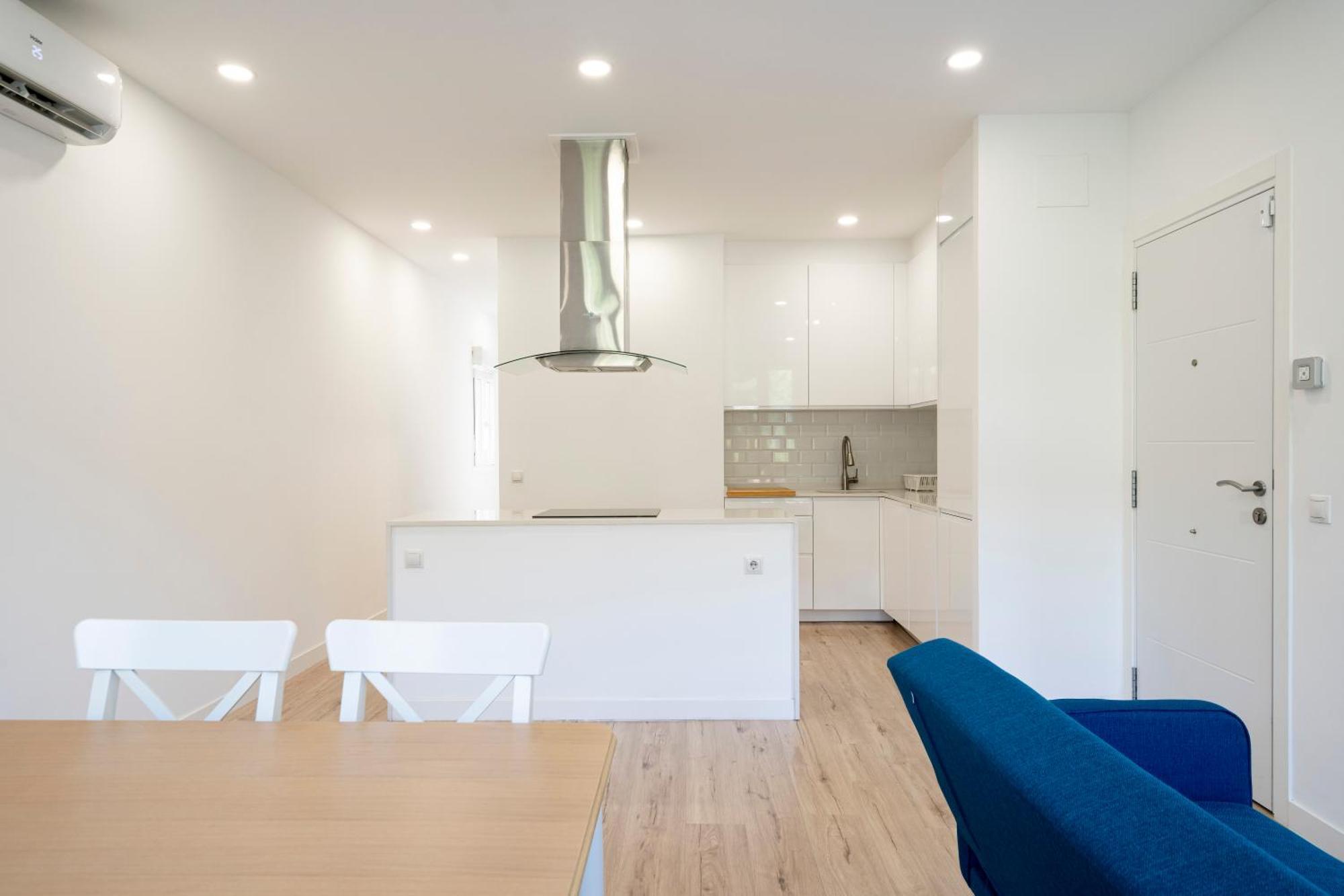 Apartamentos En La Avda De La Albufera Alquiler Temporal Madrid Eksteriør billede